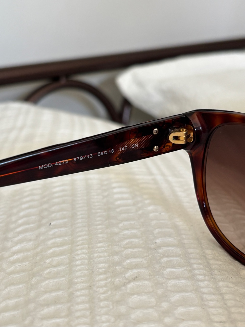 Authentic Versace Cat Eye Sunglasses Tortoise Shell with Gold Medusa Head COA - Picture 7 of 8
